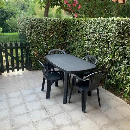 Les Flots Avec Jardin Et Piscine