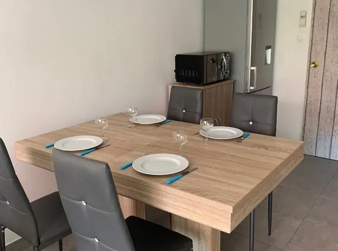 Les Flots Avec Jardin Et Piscine Apartamento *